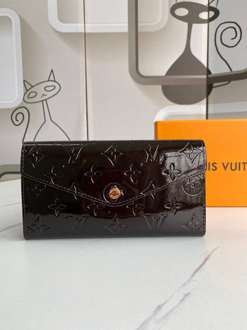 VS - LOV Wallets - 710