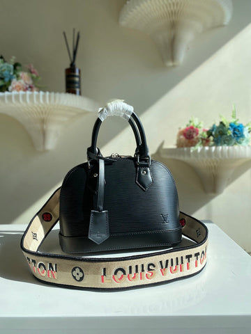 VS - LOV Women Bag - 2521