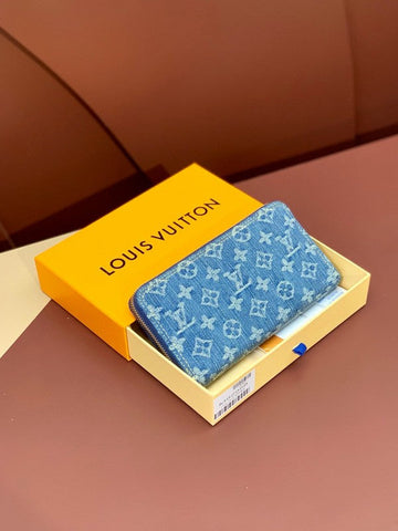 VS - LOV Wallets - 008
