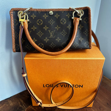 The Short Swan -CS Monogram in Vachetta Crossbody - 2 Straps!