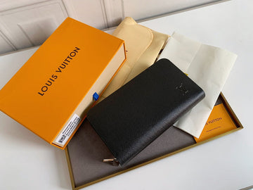 VS - LOV Wallets - 685