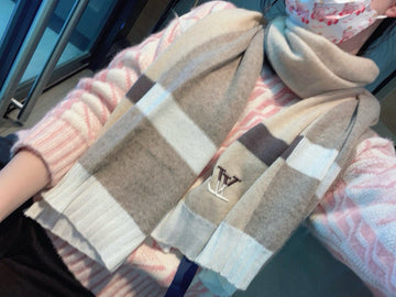 VS - LOV Scarf - 235