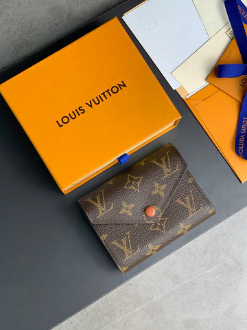 VS - LOV Wallets - 277