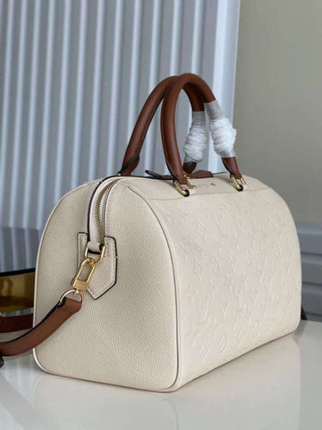 LOV2 Bags - Luxurious Bags  1113