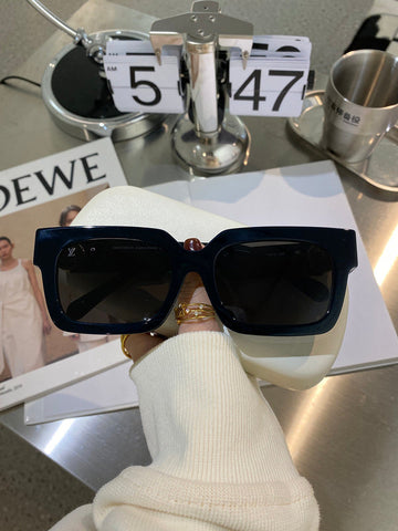 VS - LOV Sunglass - 005