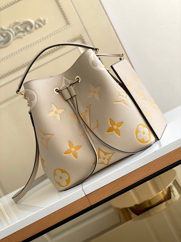VS - LOV Women Bag - 1749