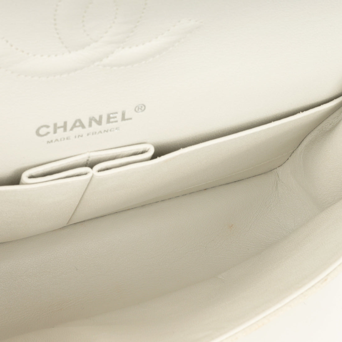 Medium Classic Flap