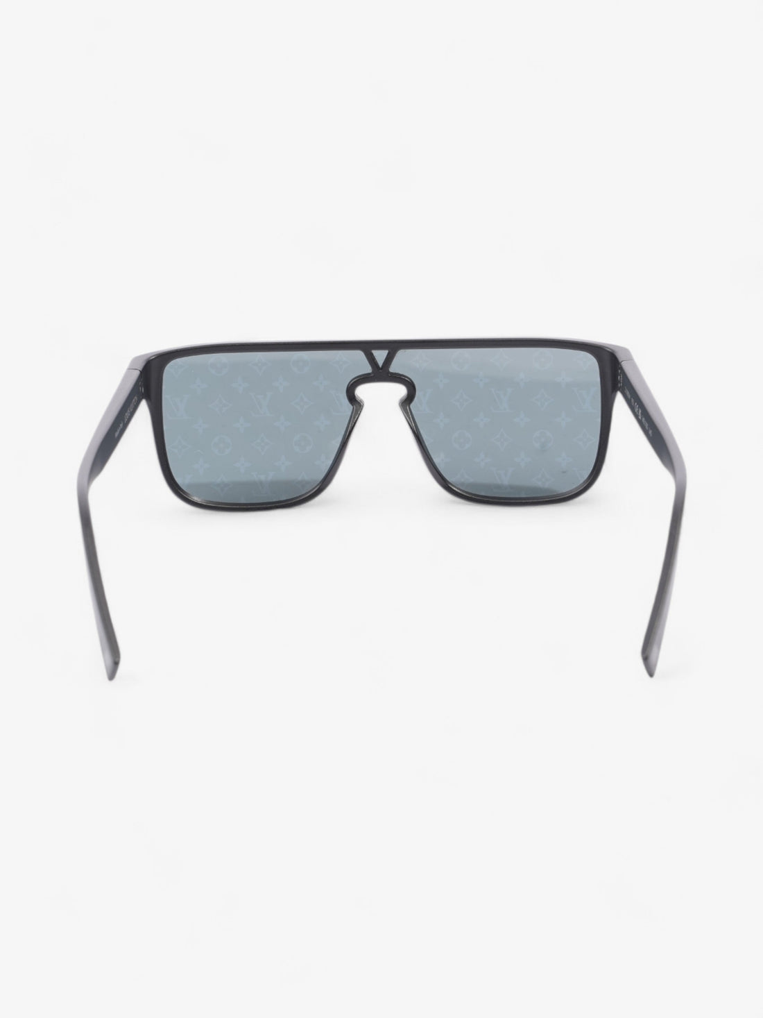 Louis Vuitton LV Waimea Sunglasses Black Acetate 145mm