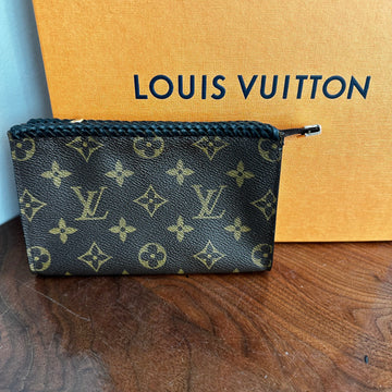The Junco Pouch -CS Monogram in Black