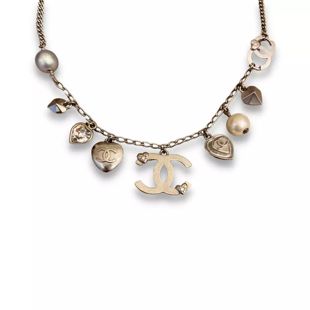 CHANEL METAL ICONIC PEARLS LOGO CC NECKLACE