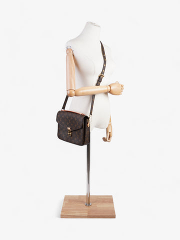 Louis Vuitton Pochette Metis Monogram Coated Canvas MM