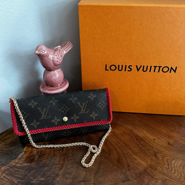 The Junco Wallet with Chain -CS Monogram in Red