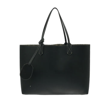 Gucci Medium GG Supreme Reversible Tote (SHG-JKZC4e)