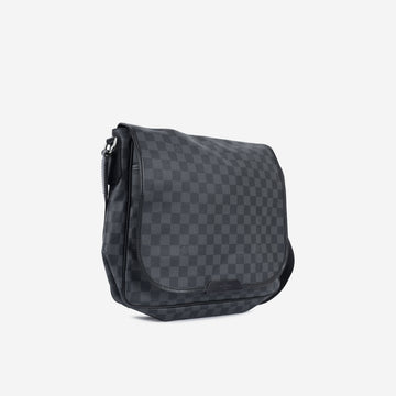 Louis Vuitton Daniel MM Messenger Bag