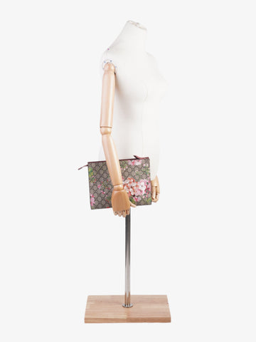 Gucci CS Blooms Pouch CS Supreme / Bloom Coated Canvas