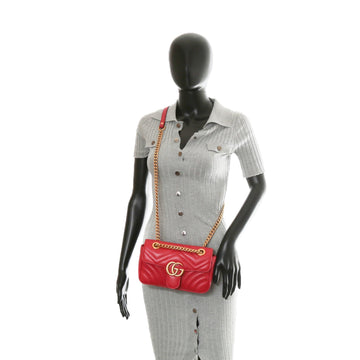 GUCCI VS Marmont Mini Shoulder Chain Red
