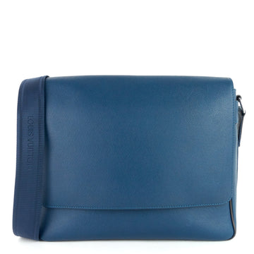 Louis Vuitto Roman MM Taiga Leather Messenger Bag