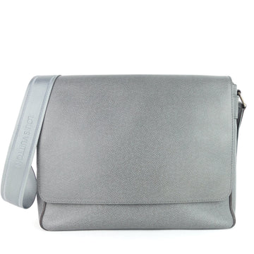 Louis Vuitto Roman MM Taiga Leather Messenger Bag