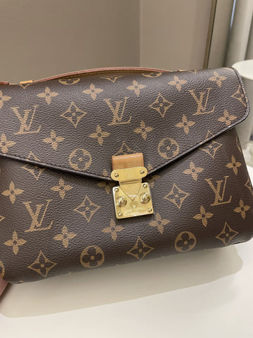 Louis Vuitton Pochette Metis Classic Monogram