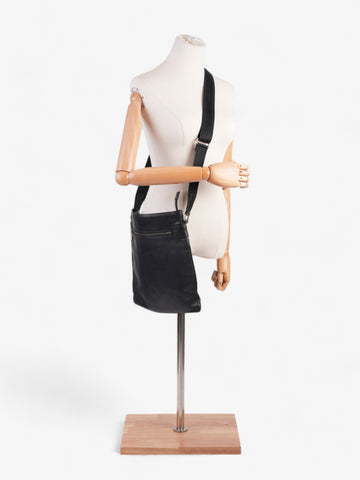 Louis Vuitton Taiga Sasha Black Leather
