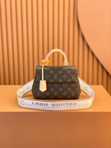 VS - LOV Women Bag - 1576