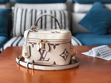 VS - LOV Women Bag - 1492