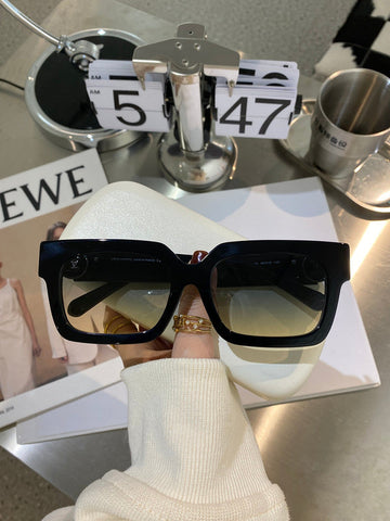 VS - LOV Sunglass - 147