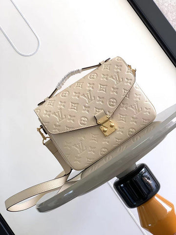 VS - LOV Women Bag - 1874