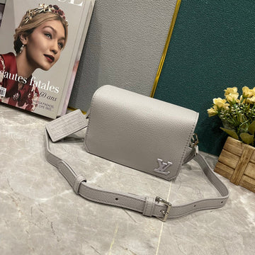 VS - GUKI Women Bags - 1539