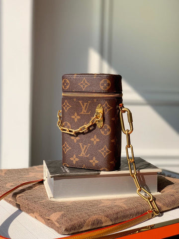 VS Fashion Lu-Vi bags - 1975