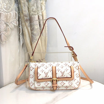 VS - GUKI Women Bags - 1780