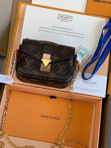 VS - LOV Wallets - 318