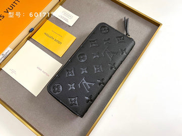 VS - LOV Wallets - 834