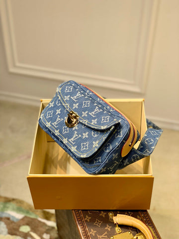 VS - LOV Women Bag - 1020