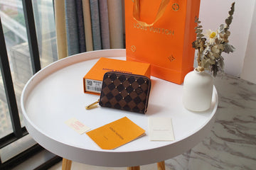 VS - LOV Wallets - 636