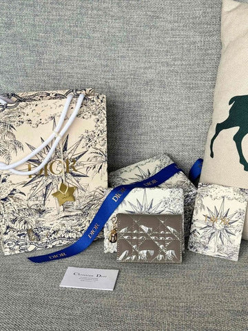 VS - DOR Wallets - 100