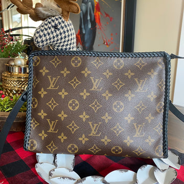 The Swan Crossbody -CS Monogram in Black