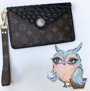 The Wren - BlackVS Wristlet Bag | Upcycled