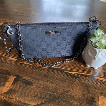 The Junco -CS GG Canvas in Black Crossbody