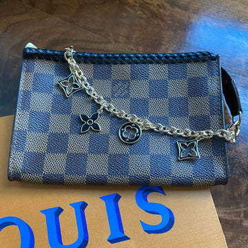 The Junco Wristlet -CS Damier Ebene in Black