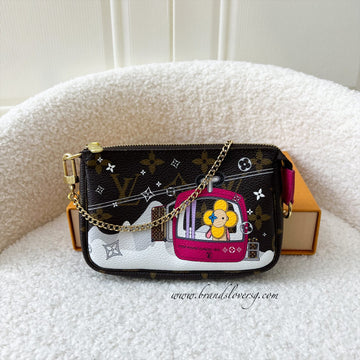 LV Mini Pochette Accessoires in Christmas 2019 Animation