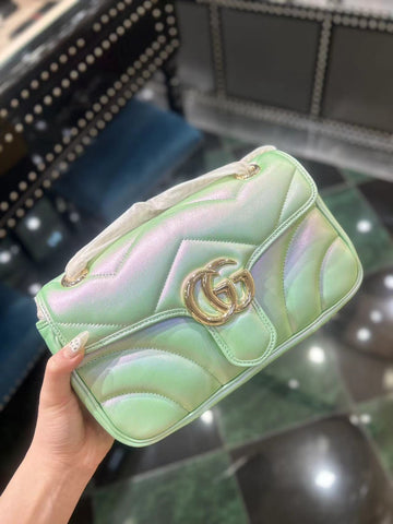 VS MARMONT 26 MEDIUM SHOULDER BAG GREEN IRIDESCENT CALFSKIN