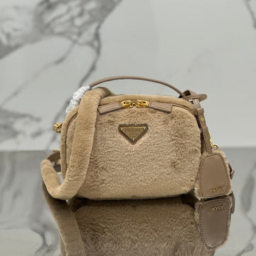 MINI SHOULDER BAG 19 IN BEIGE RABBIT FUR