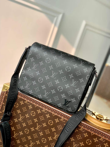 M46255 District PM Taïga 26cm monogram Eclipse black man bag