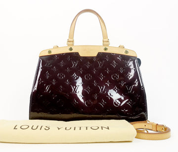 Louis Vuitto Brea MM Amarante Vernis Leather Handbag