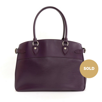Louis Vuitto Passy GM Handbag