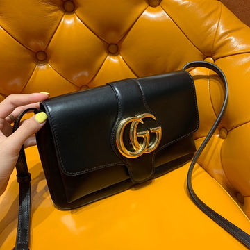 VS Arli Bag 25cm Black Calfskin Gold Hardware