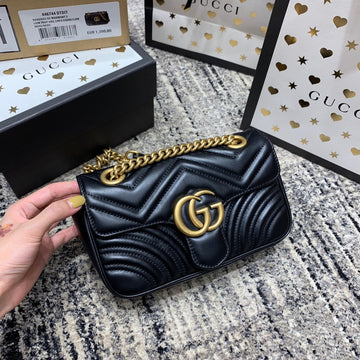 VS Marmont 22cm Black Calfskin Gold Hardware